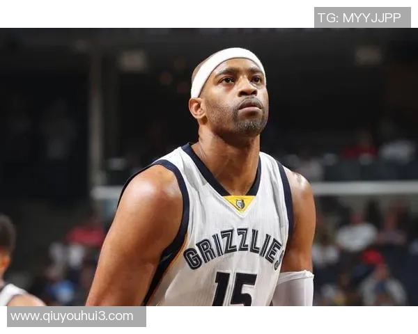 哈兰德社媒晒球鞋照展现幽默一面却依旧保持严肃风格